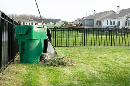 should grass clippings be left on the lawn